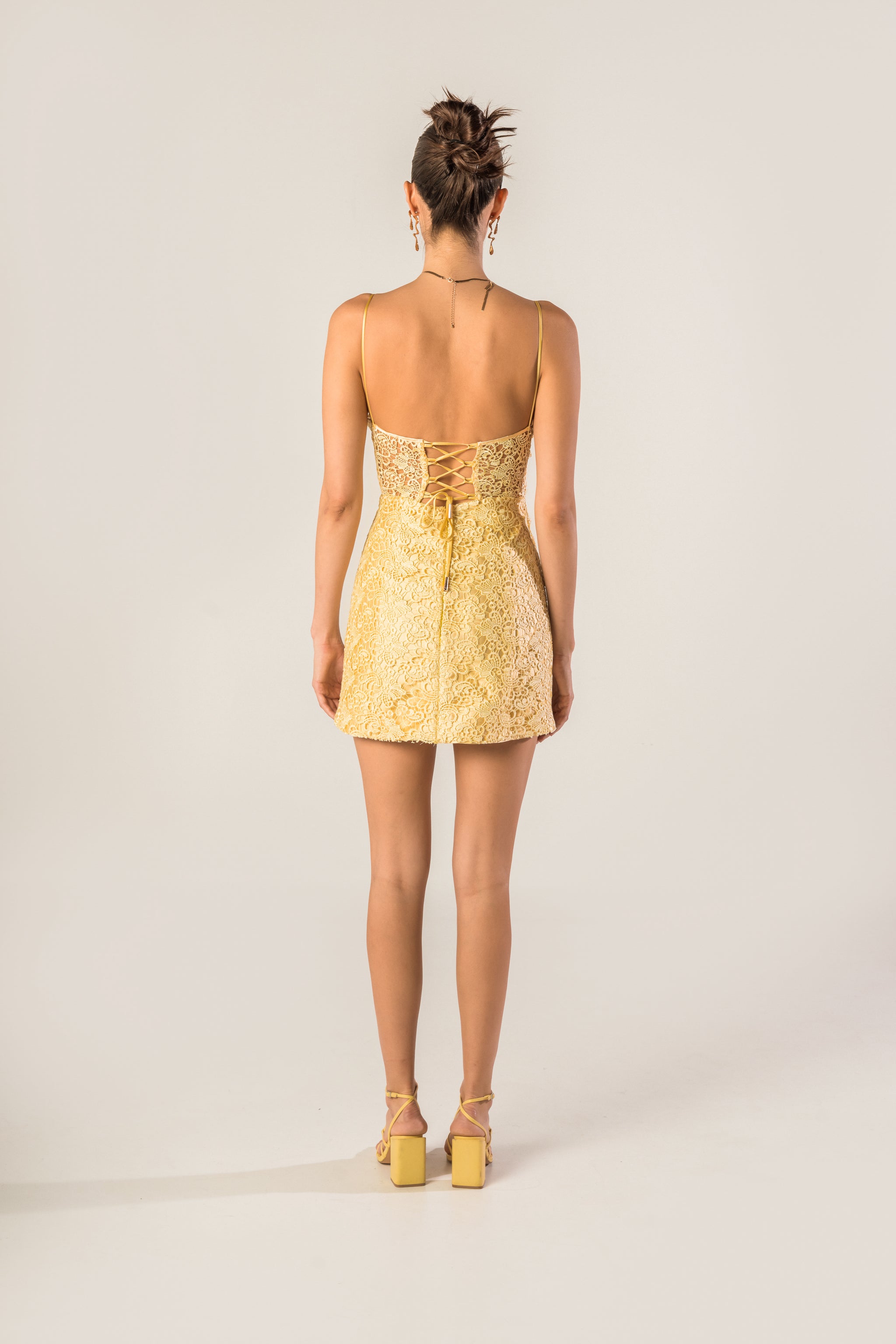 LUIS abito corto in pizzo macramè con corsetto – FELEPPA